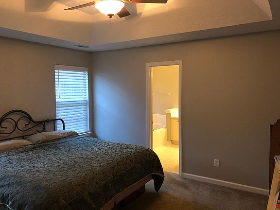 4th image of 102 Chase Ct