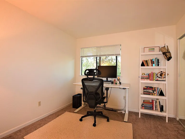 114 Melody Ct — Photo 9