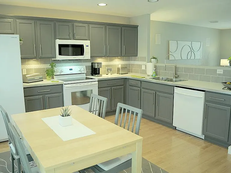 Eat-in kitchen - completely remodeled