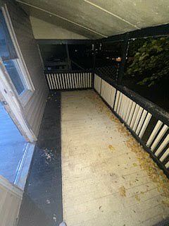 3rd image of 300-302 N Bromley Ave #1