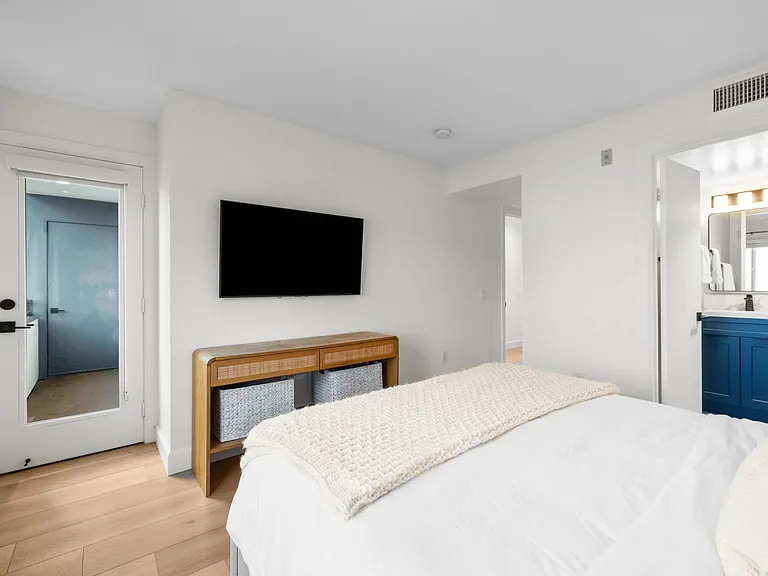 401 N Coast Hwy N #305 — Photo 22