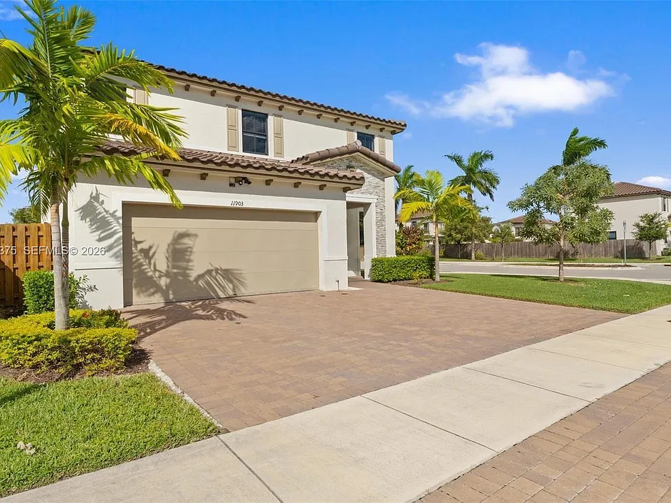 11903 SW 241st Ter