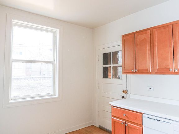 2nd image of 4913 N Glenwood Ave #1A