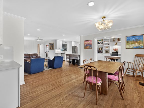 3rd image of 2922 Fernbrook Ln
