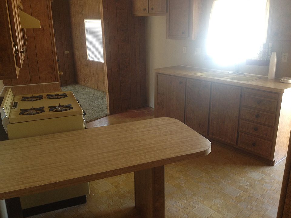 Eat-In Kitchen