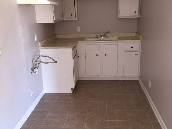 5th image of 324 Altitude St APT 12