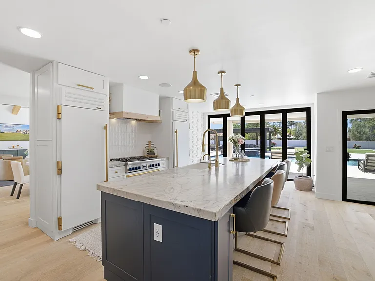 8401 E Cortez St — Photo 12