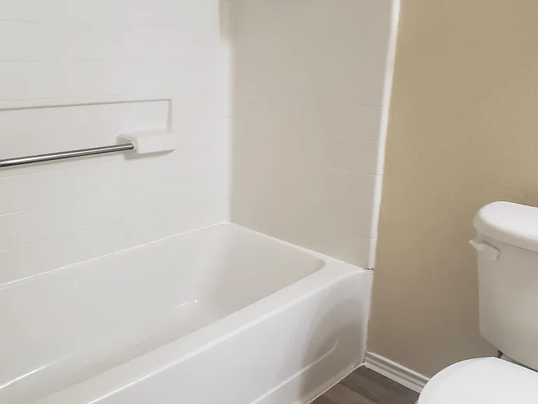 5005 Waterford Dr — Photo 14