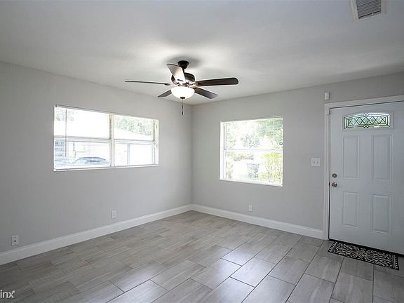 4th image of 216R Graham St