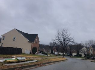 305 Potomac Ridge Dr, Fort Washington, MD 20744