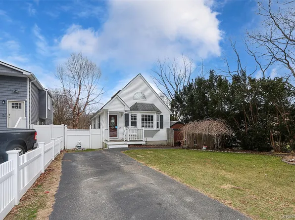 129 Norwalk Avenue #A, Medford, NY 11763