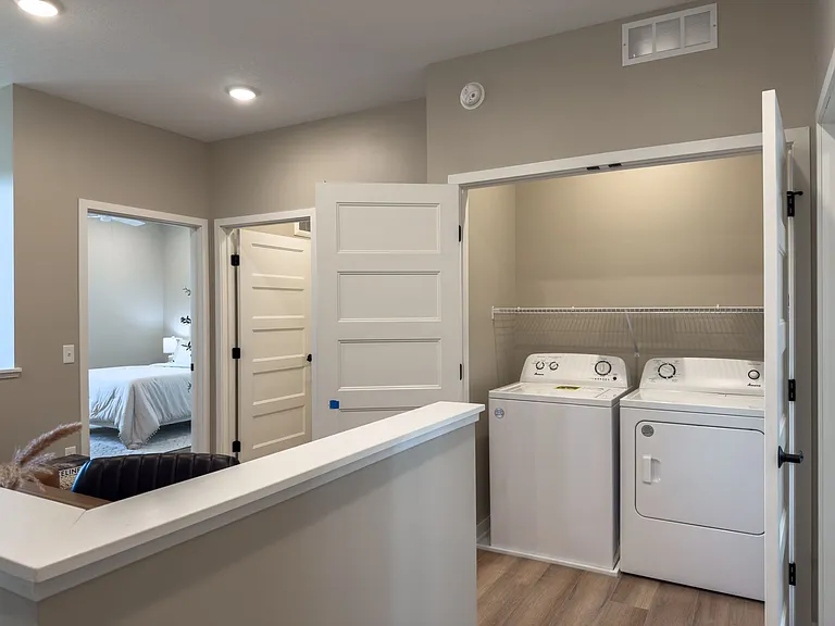 The Pines | Specials Available | Townhomes For Rent — Photo 8