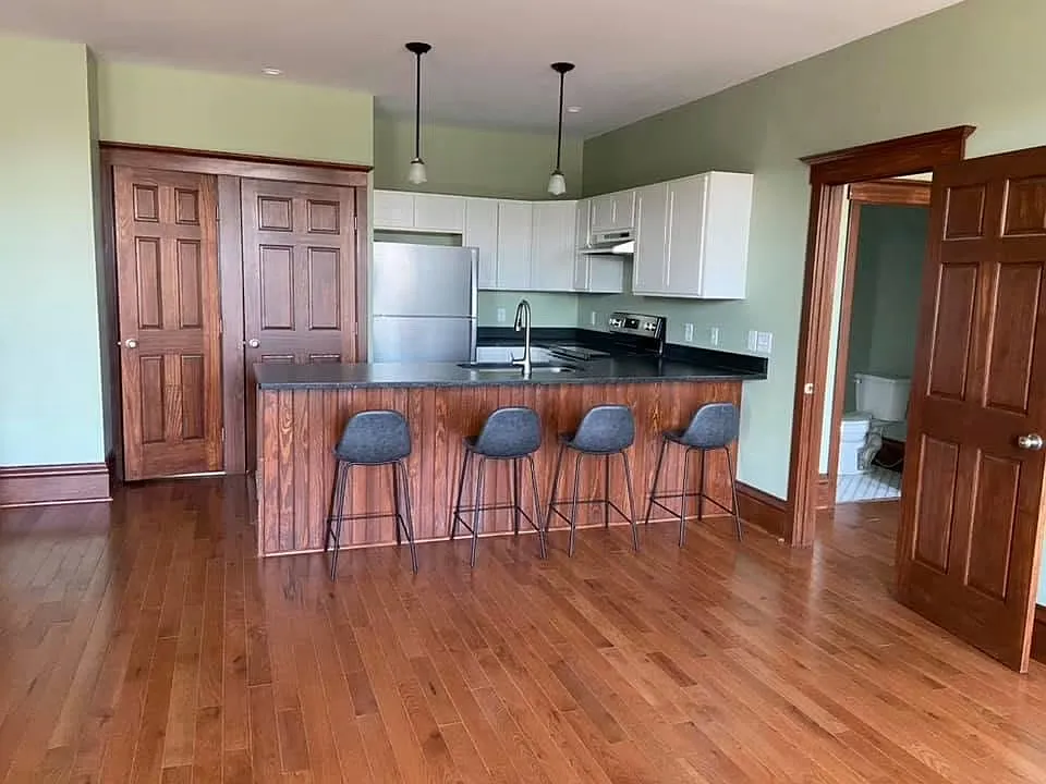 2 bed, 1100 sqft, $2,000 — Photo 4