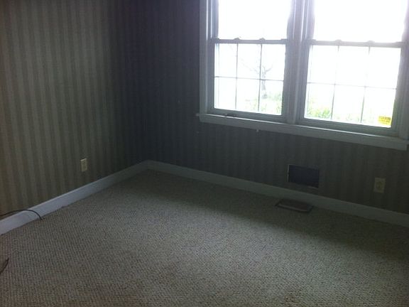 3rd image of 2717 Sunrise Dr