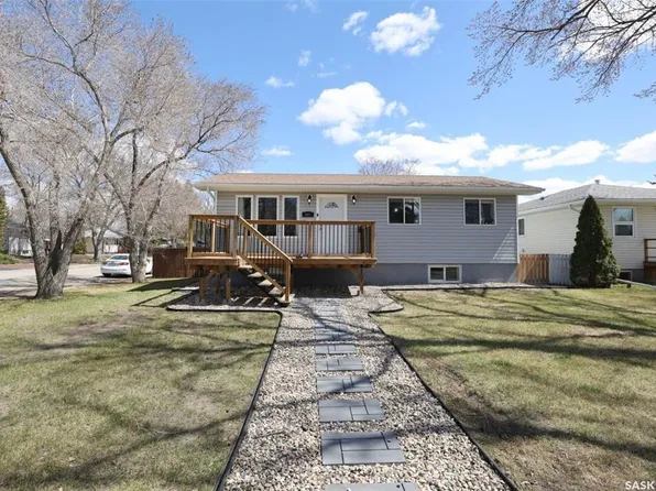 301 Robinson STREET, Regina, SK S4R 3R3