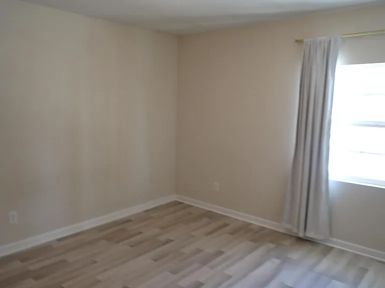 22064 Spring Valley Dr — Photo 13