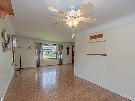 5th image of 17951 Strongsville Blvd