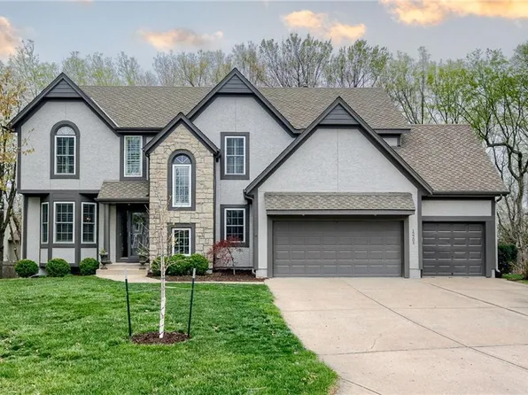 12205 Haskins St, Overland Park, KS 66213