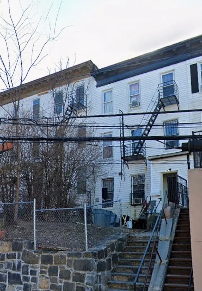 Brand new fully renovated 3br apartment — Photo 1
