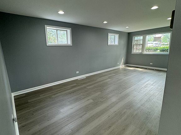 3rd image of 14902 S Cleveland Ave #1