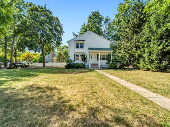 233 Rivervale Rd, River Vale, NJ 07675