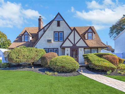 88 Manor Avenue, Hempstead, NY, 11550