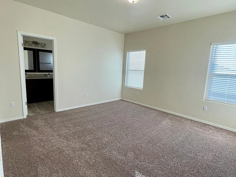 7165 Meridian St — Photo 22