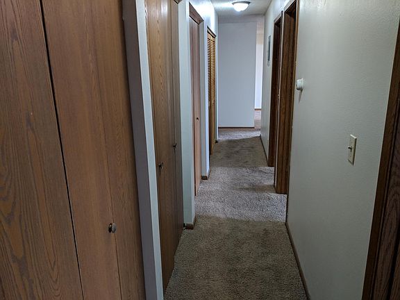 4th image of 418 S Van Buren St #5nprkv19n