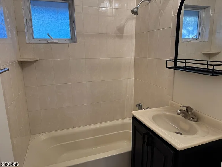 511 Washington Dr — Photo 6