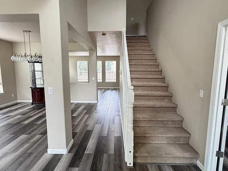 6108 NE 84th Ave — Photo 5