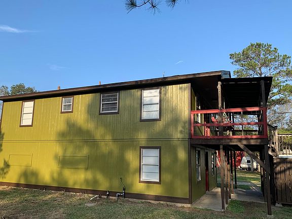 5th image of 411 Snug Harbor Dr