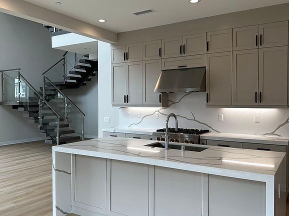 2nd image of 1115 Poppy Ct