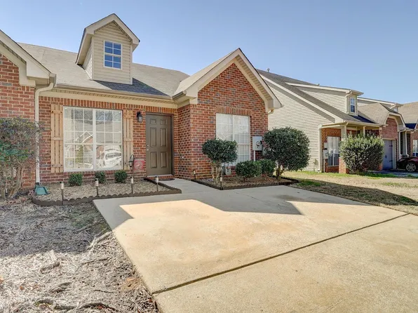 2790 Southwood Ln, Bessemer, AL 35022