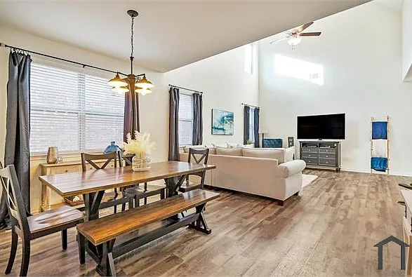2429 Dolostone Dr — Photo 11