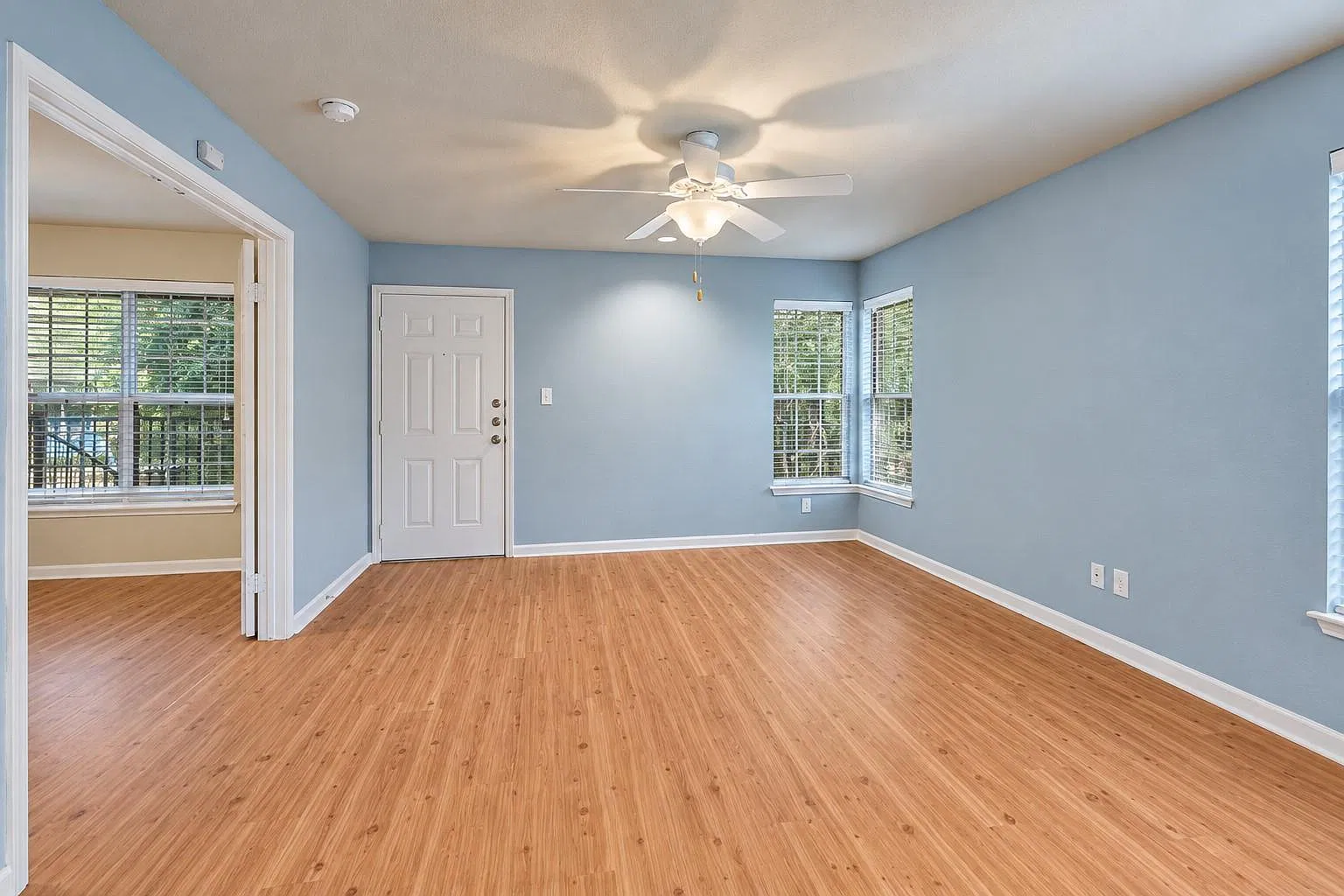 1 bed, 1.0 bath, 650 sqft, $1,095 — Photo 2