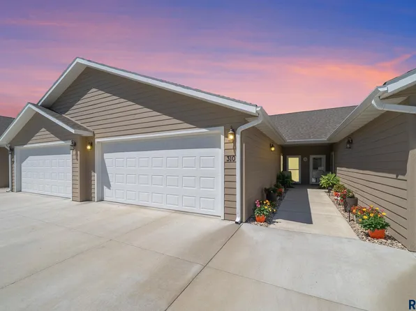 310 S Vermont Ave, Platte, SD 57369