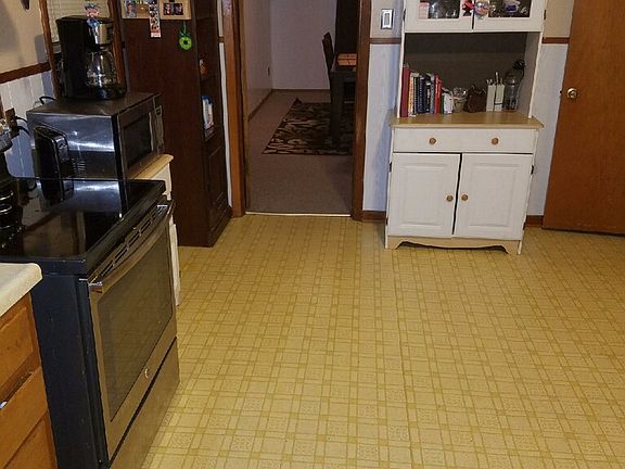 3rd image of 8332 N Parkland Dr