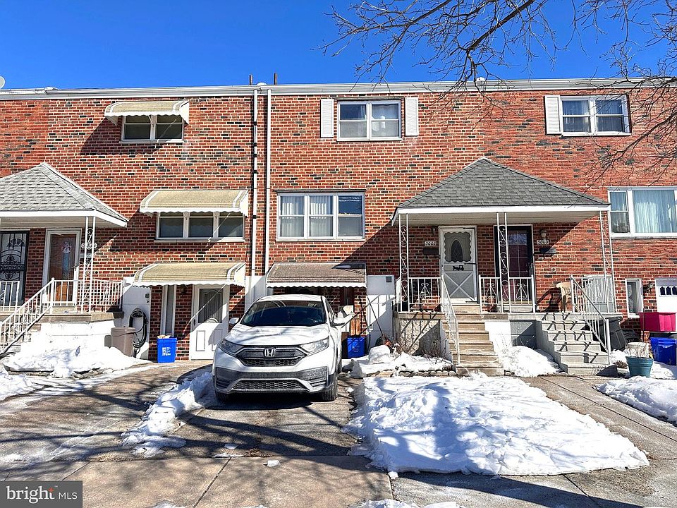 1st image of 3007 S 72nd St