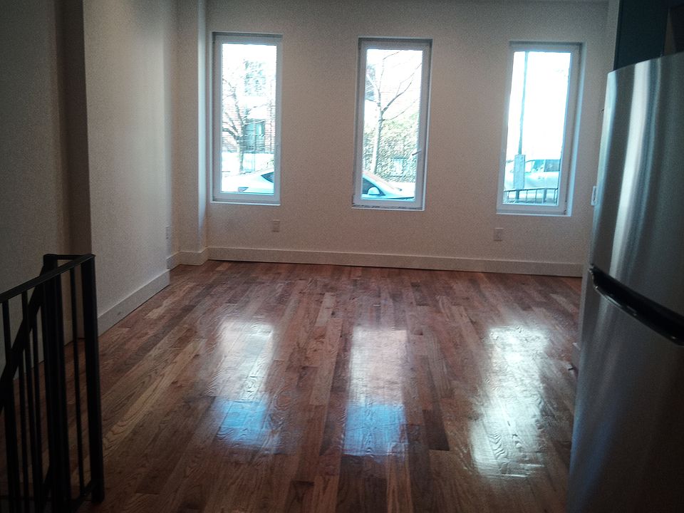 1st image of 472 Gates Ave #1L