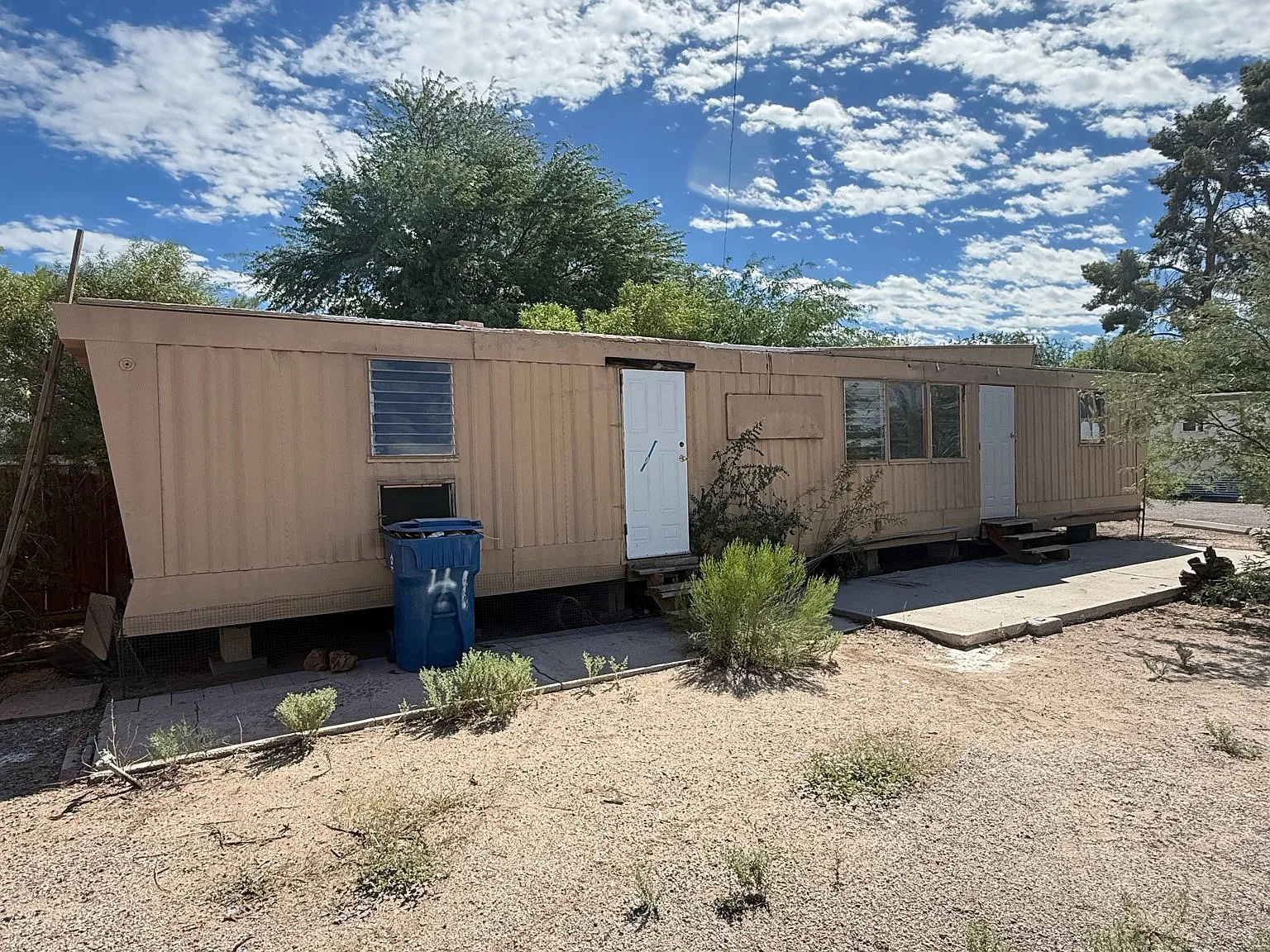 Handyman Special Mobile Home 1bed 1 Bath — Photo 2
