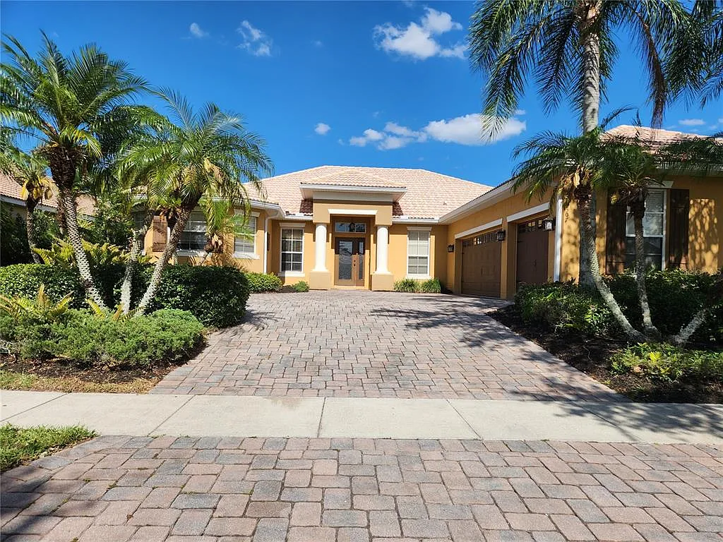 4 bed, 3.0 bath, 2724 sqft, $2,800 — Photo 1