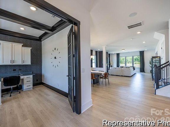 2nd image of 1367 Tappan Ave #116P