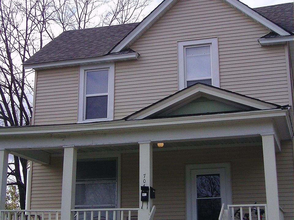 2nd image of 704 6th Ave