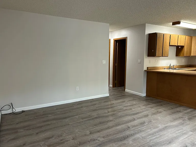627 E 8th Ave — Photo 8