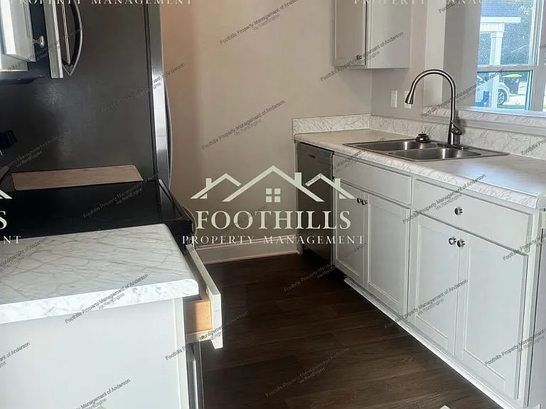 104 David St #B — Photo 5