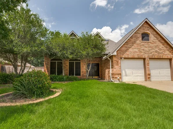 562 Mercer St, Grand Prairie, TX 75052