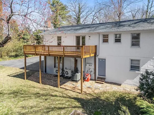 26 University Cir, Charlottesville, VA