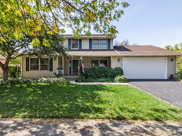 3229 Meadow Trl E, Dekalb, IL 60115