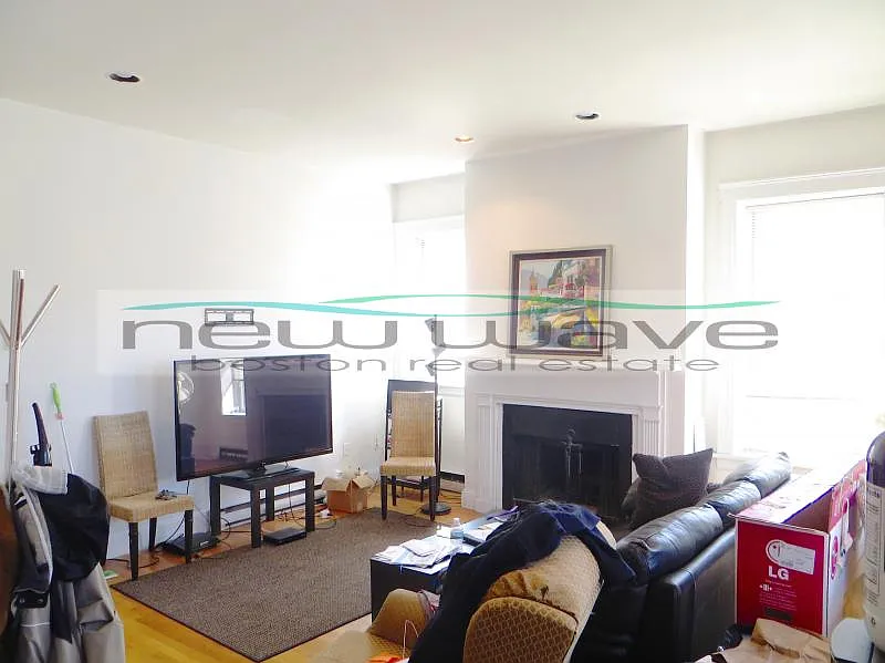 2 bed, 900 sqft, $4,000 — Photo 2