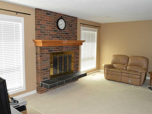 3rd image of 4826 E 58th St
